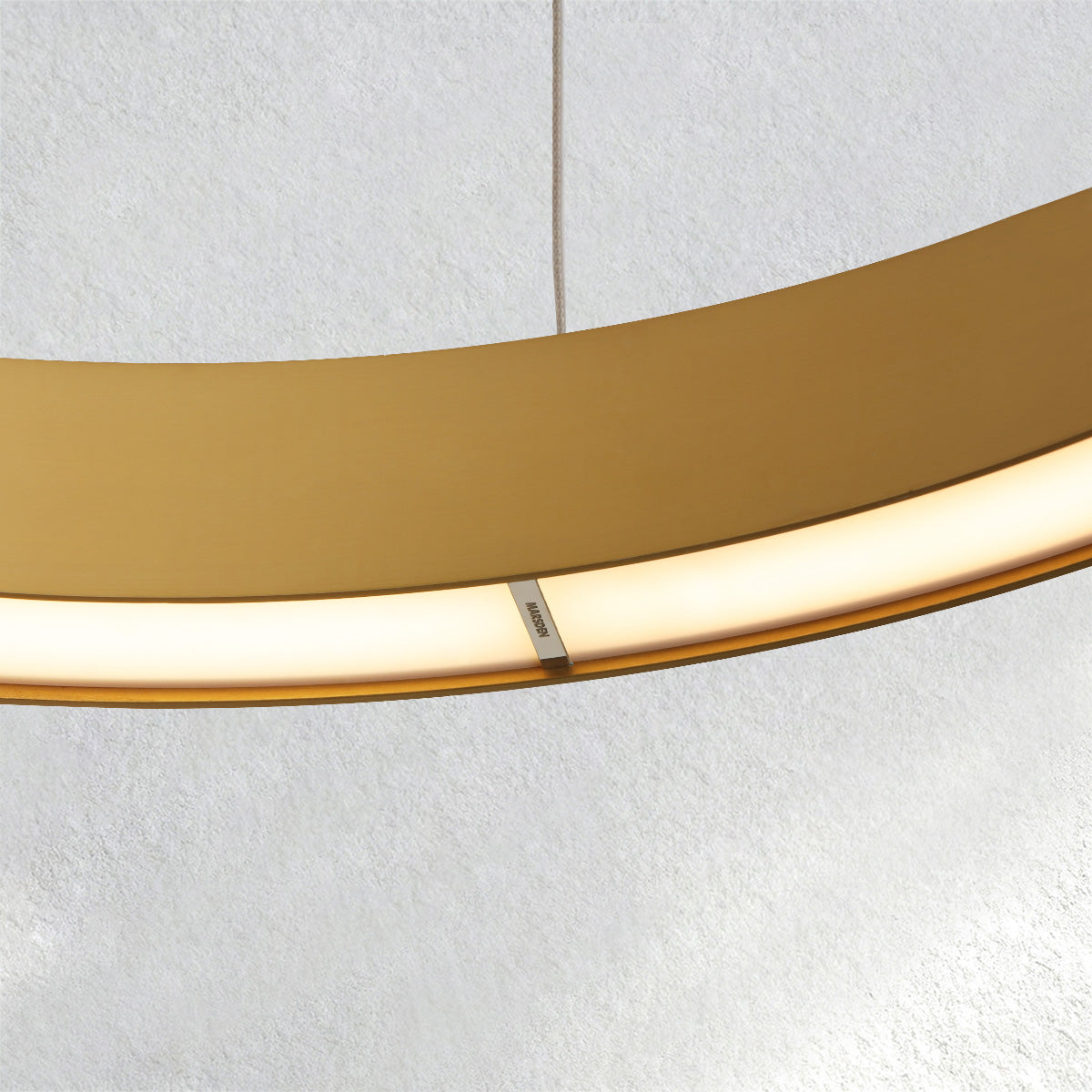 Lumahausco Auraloop Chandelier