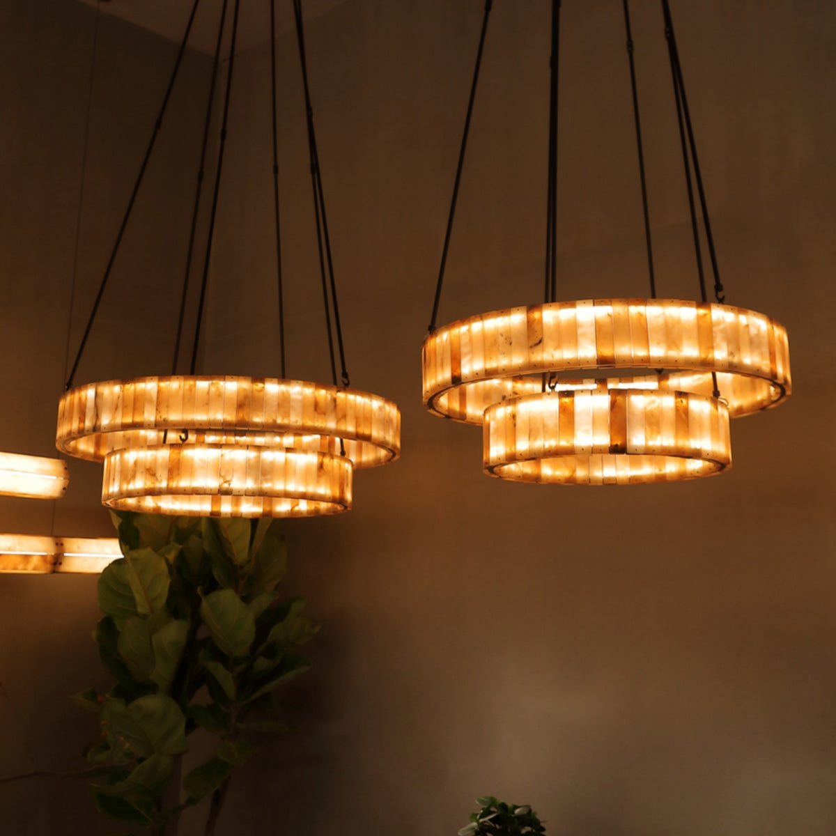 Lumahausco Eterna Alabaster Round Chandelier